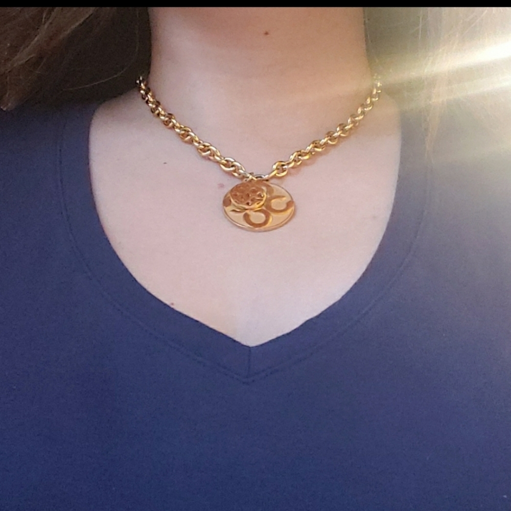 COACH MEDALLION NECKLACE IN GOLDTONE